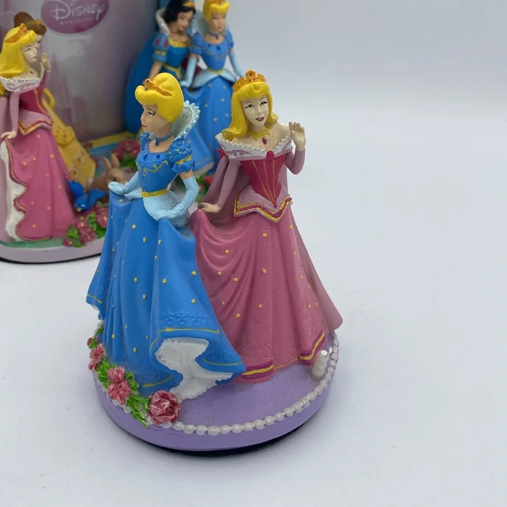 Disney Princess Castle 4x6” picture frame w/ matching figurine READ
